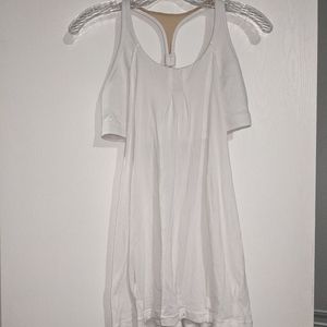 Lululemon white tank w/ bra